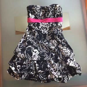 Black & white floral strapless dress pink ribbon